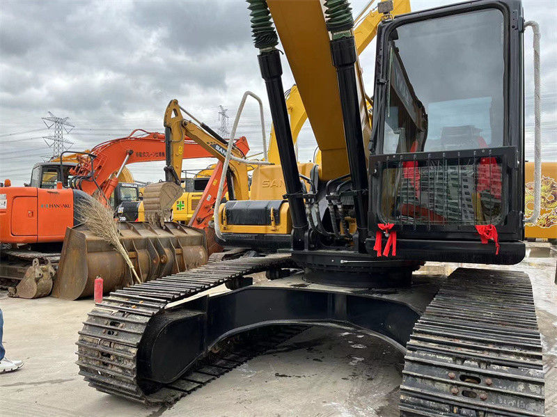 21 Ton Digunakan Hydraulic Excavator SANY 215C Kinerja yang sangat baik Warna cokelat