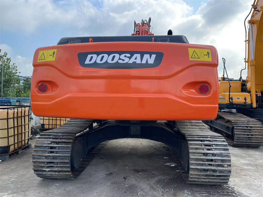 Digunakan Doosan DX225 Excavator Made in Korea Kondisi baik Konsumsi bahan bakar rendah