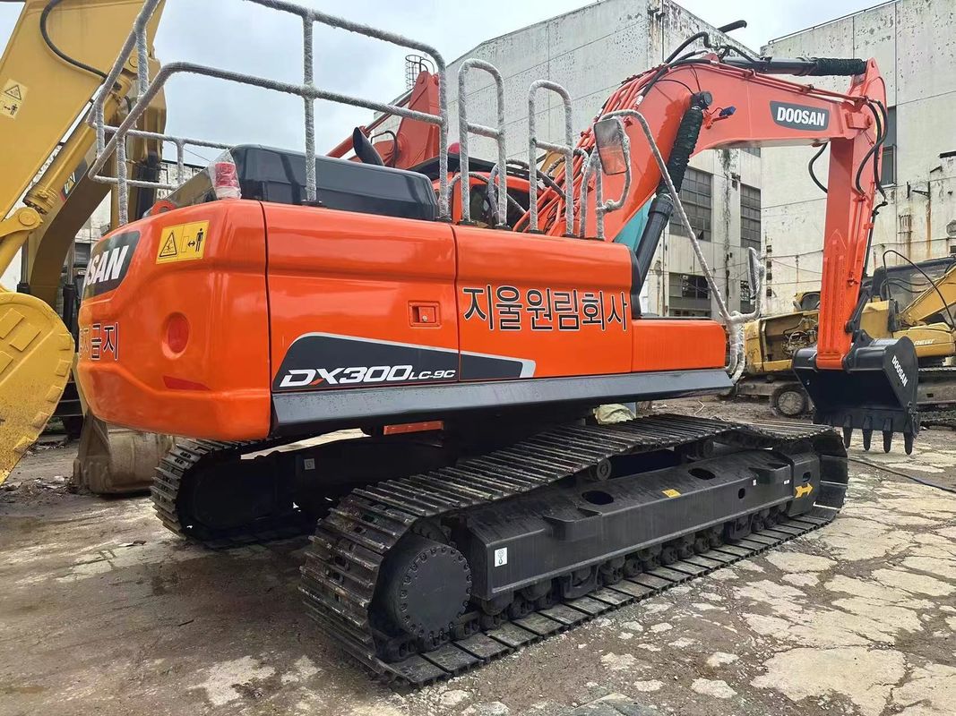 Original Doosan Excavator Digunakan Doosan DX300LC Excavator Ukuran Besar Excavator