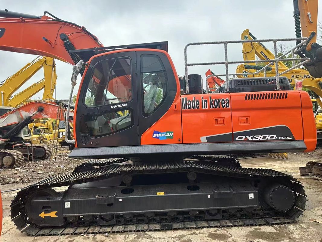 Original Doosan Excavator Digunakan Doosan DX300LC Excavator Ukuran Besar Excavator