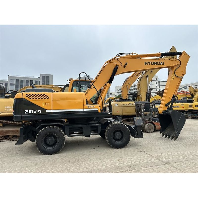 1900 Rpm Cummins QSB6.7 Hydraulic Excavator dengan 162 KN Tear Out Force / 1.3 M3 Bucket Capacity