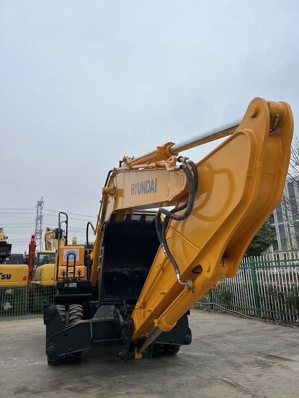 Bergerak Tipe Digunakan Hyundai R210W-9 Roda Excavator 21 Ton Digunakan Hyundai Roda Excavator