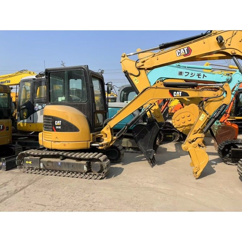 Digunakan Excavator CAT 303E Kecil Untuk Situs Konstruksi Kecil Dan Ruang Sempit