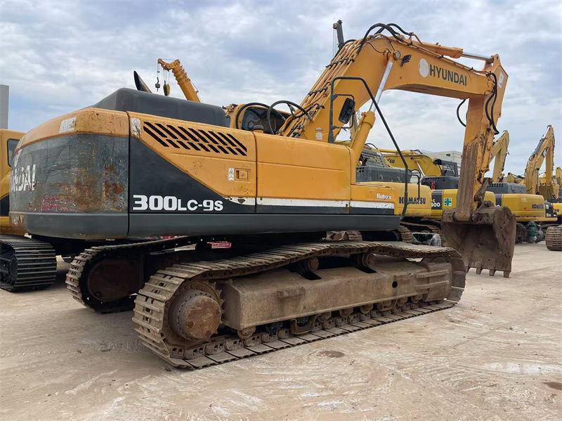 Eskavator Hyundai R300LC-9S Bekas Dijual Terawat Baik Siap Kerja
