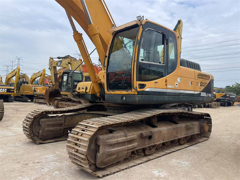 Eskavator Hyundai R300LC-9S Bekas Dijual Terawat Baik Siap Kerja