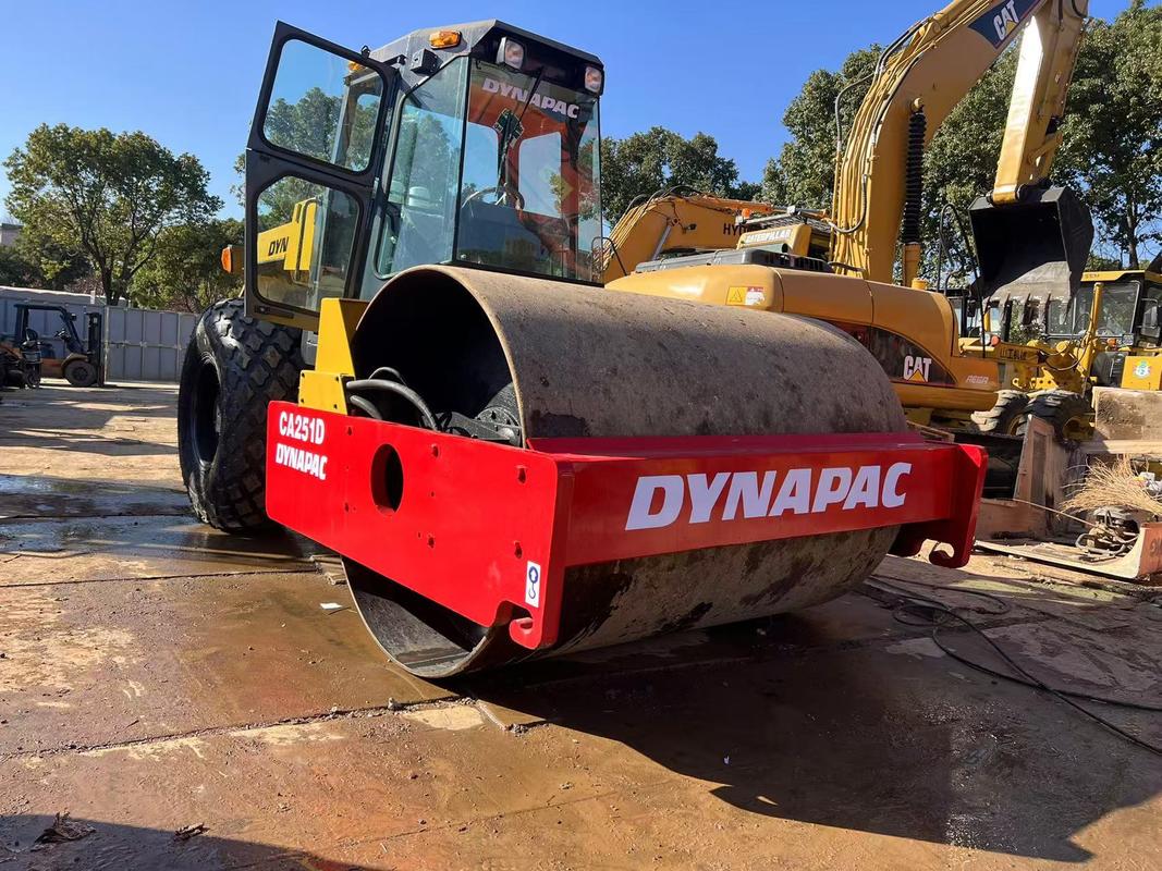 Pemadat Jalan Dynapac CA30D Bekas Dynapac CA30D Single-Drum Vibratory Roller