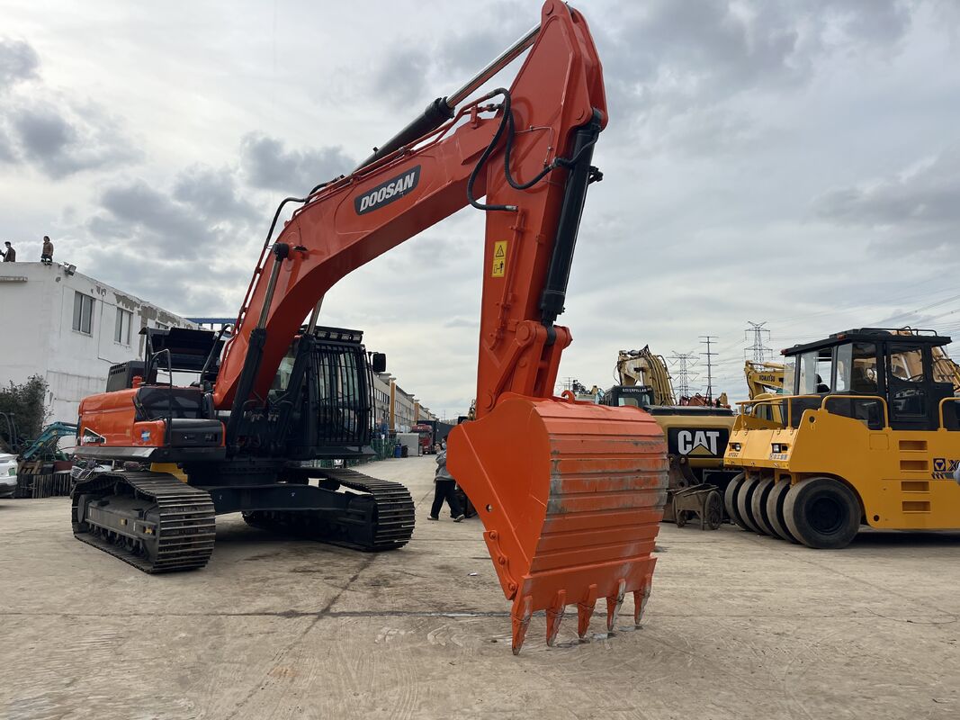 Digunakan Doosan DX340LC-9C Hydraulic Excavator dengan 184 KW Mesin Daya dan 1,5 m3 Ember Kapasitas untuk Earthmoving