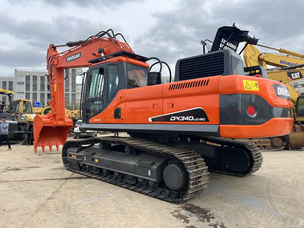 Digunakan Doosan DX340LC-9C Hydraulic Excavator dengan 184 KW Mesin Daya dan 1,5 m3 Ember Kapasitas untuk Earthmoving