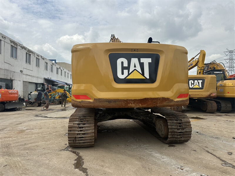 Digunakan Caterpillar Excavator 320 Featuring kekuatan penggalian yang kuat untuk pekerjaan pemindahan tanah dan konstruksi