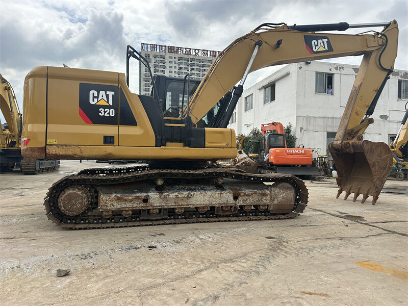 Digunakan Caterpillar Excavator 320 Featuring kekuatan penggalian yang kuat untuk pekerjaan pemindahan tanah dan konstruksi