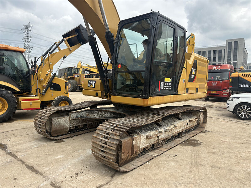 Digunakan Caterpillar Excavator 320 Featuring kekuatan penggalian yang kuat untuk pekerjaan pemindahan tanah dan konstruksi