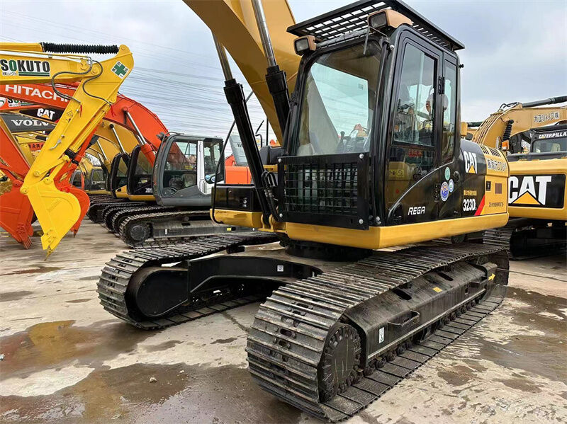 Digunakan Caterpillar Excavator Cat 320DL Mesin ukuran menengah yang dirancang untuk jangka panjang low downtime dan dalam berbagai kondisi kerja
