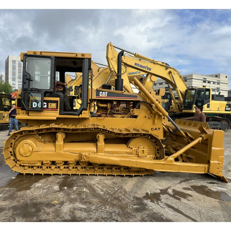 Bulldozer bekas Caterpillar D7G Jenis Jalur Mesin bahan bakar yang kuat Berukuran sedang Ideal untuk meratakan tanah Konstruksi jalan dan pembersihan situs