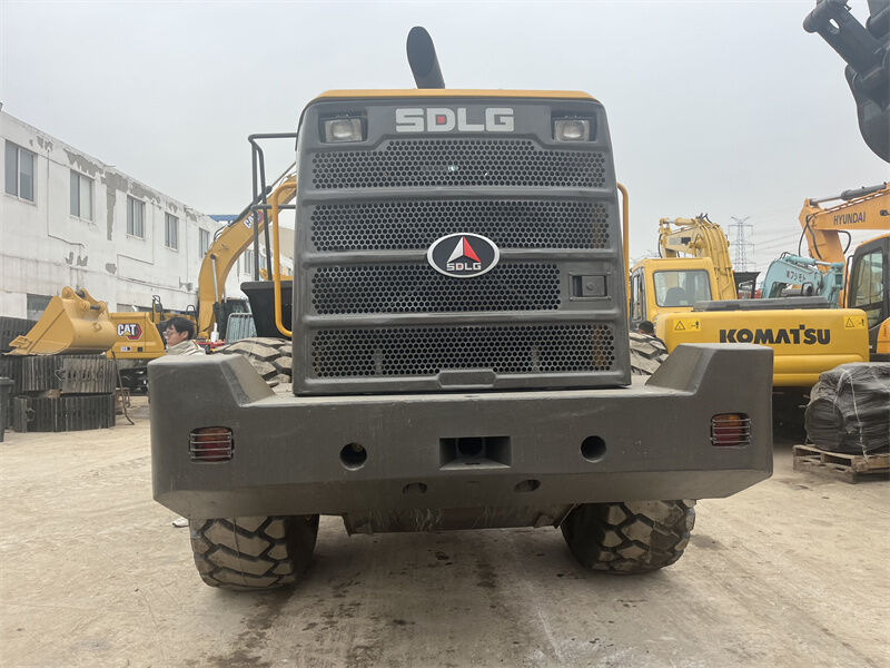 SDLG L958F Wheel Loader yang digunakan dalam kondisi baik dengan mesin 178 KW, berat operasi 6000 kg, dan model tahun 2024.