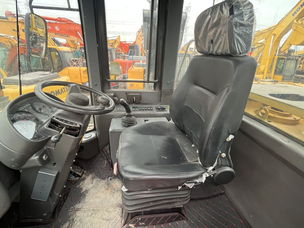 Loader Roda Bekas SDLG L958F Bertenaga Dilengkapi dengan Kapasitas Mesin 9,7 Liter dan Kenyamanan Operator yang Sangat Baik untuk Jangka Panjang