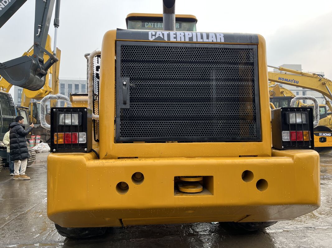 Bekas Wheel Loader CAT 966H dengan Kekuatan Breakout Tinggi dan Powertrain Tangguh Memberikan Kinerja di Lingkungan Industri yang Keras