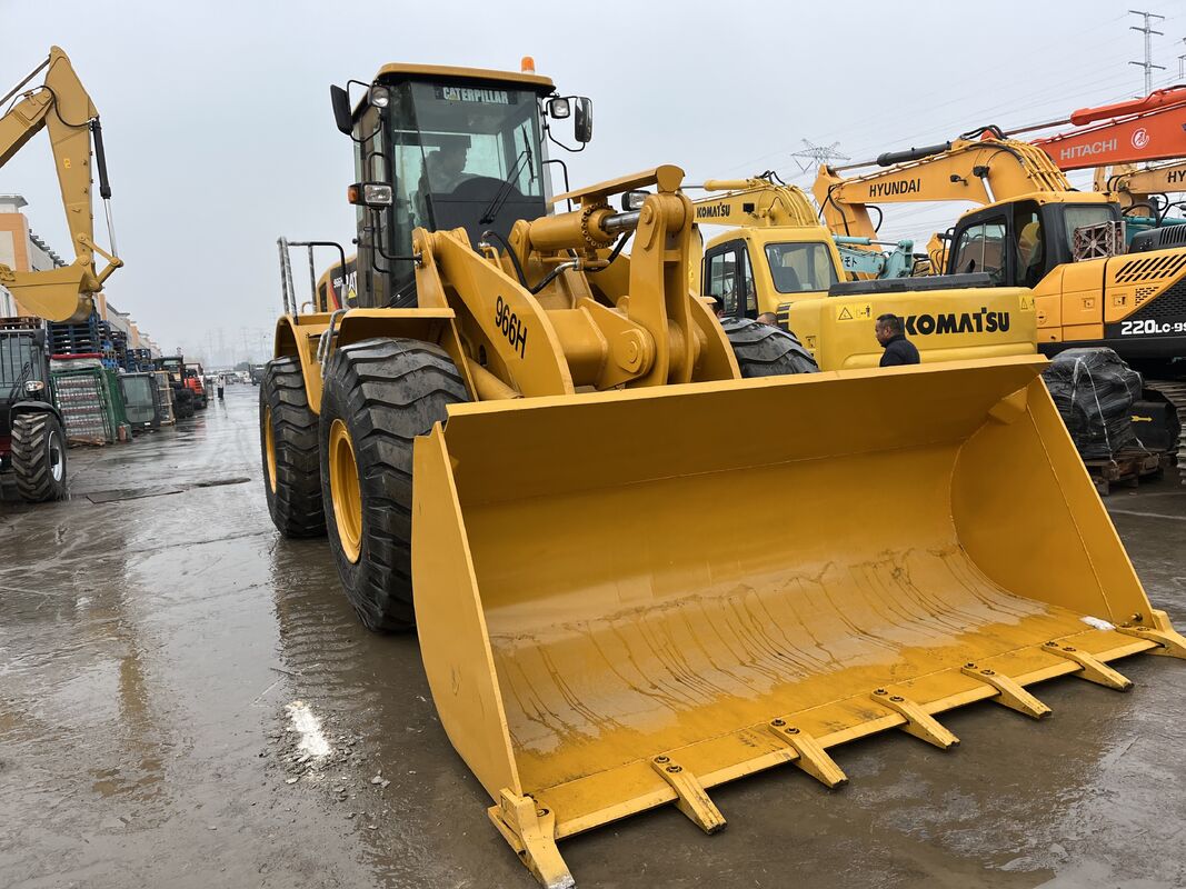 Bekas Wheel Loader CAT 966H dengan Kekuatan Breakout Tinggi dan Powertrain Tangguh Memberikan Kinerja di Lingkungan Industri yang Keras